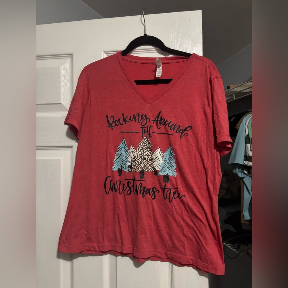 Women's Red Graphic V-Neck Top